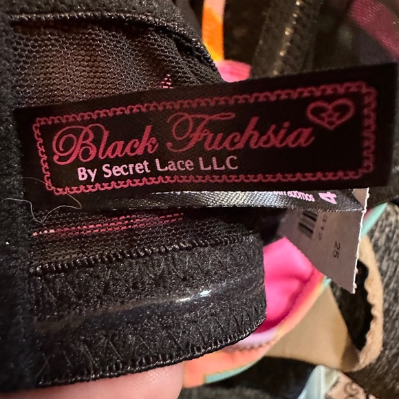 Black Fuschia by Secret Lace 5 Way Convertible Bra Black Mesh 42D NWT - Picture 12 of 13
